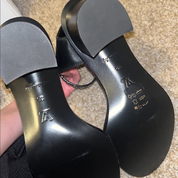 authentic new louis vuitton sandal heels - Picture 3 of 4